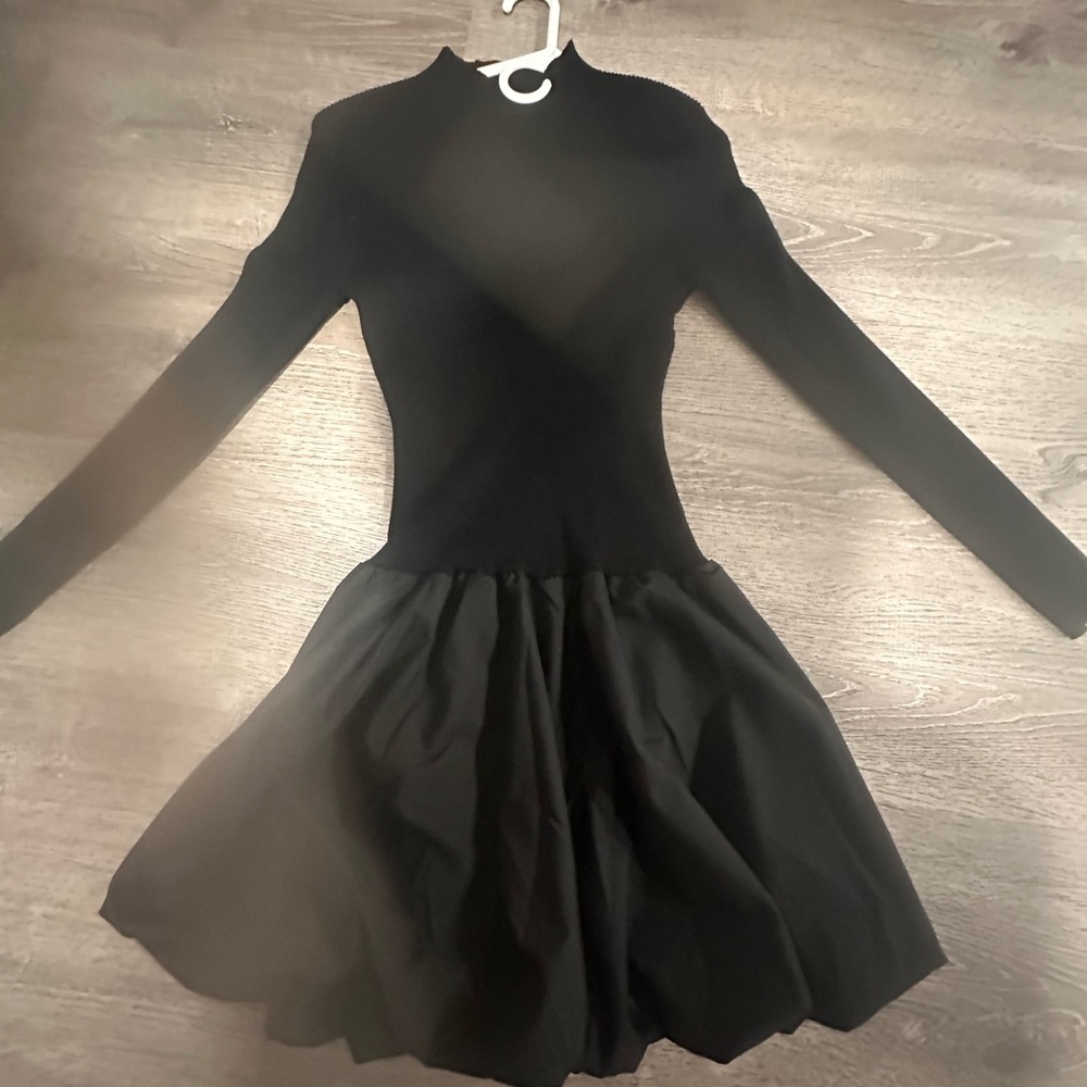 Elegant Black Long Sleeve Dress